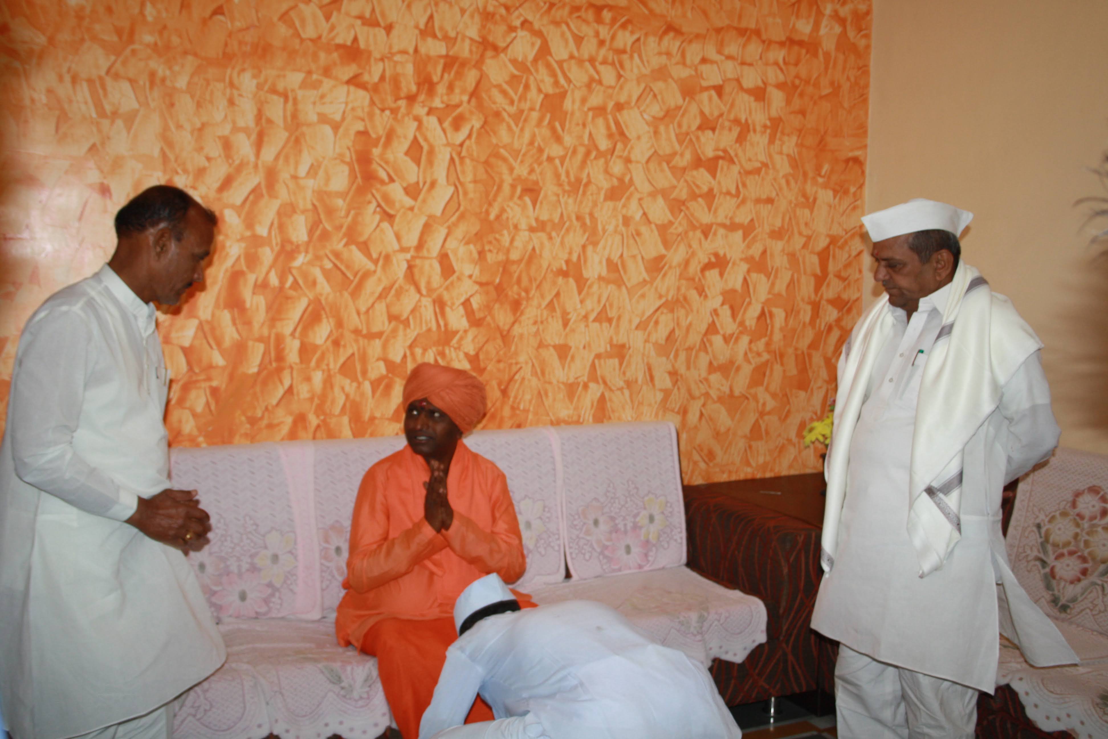 सार्वजनिक समस्यांवर चर्चा