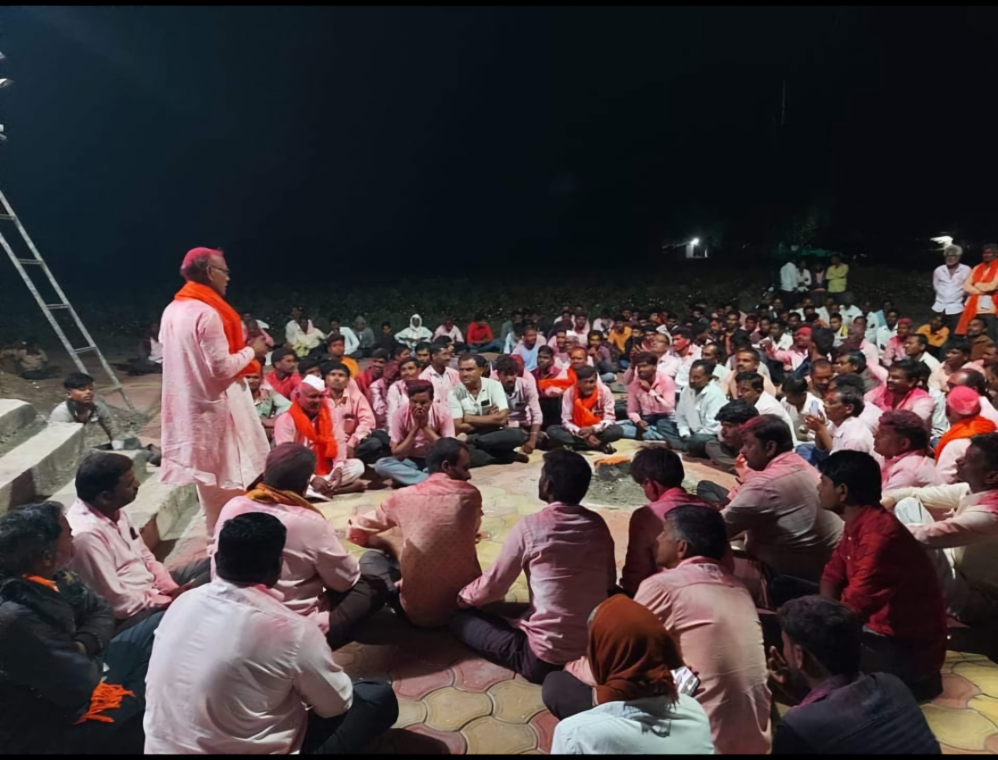 जनसभेत भाषण