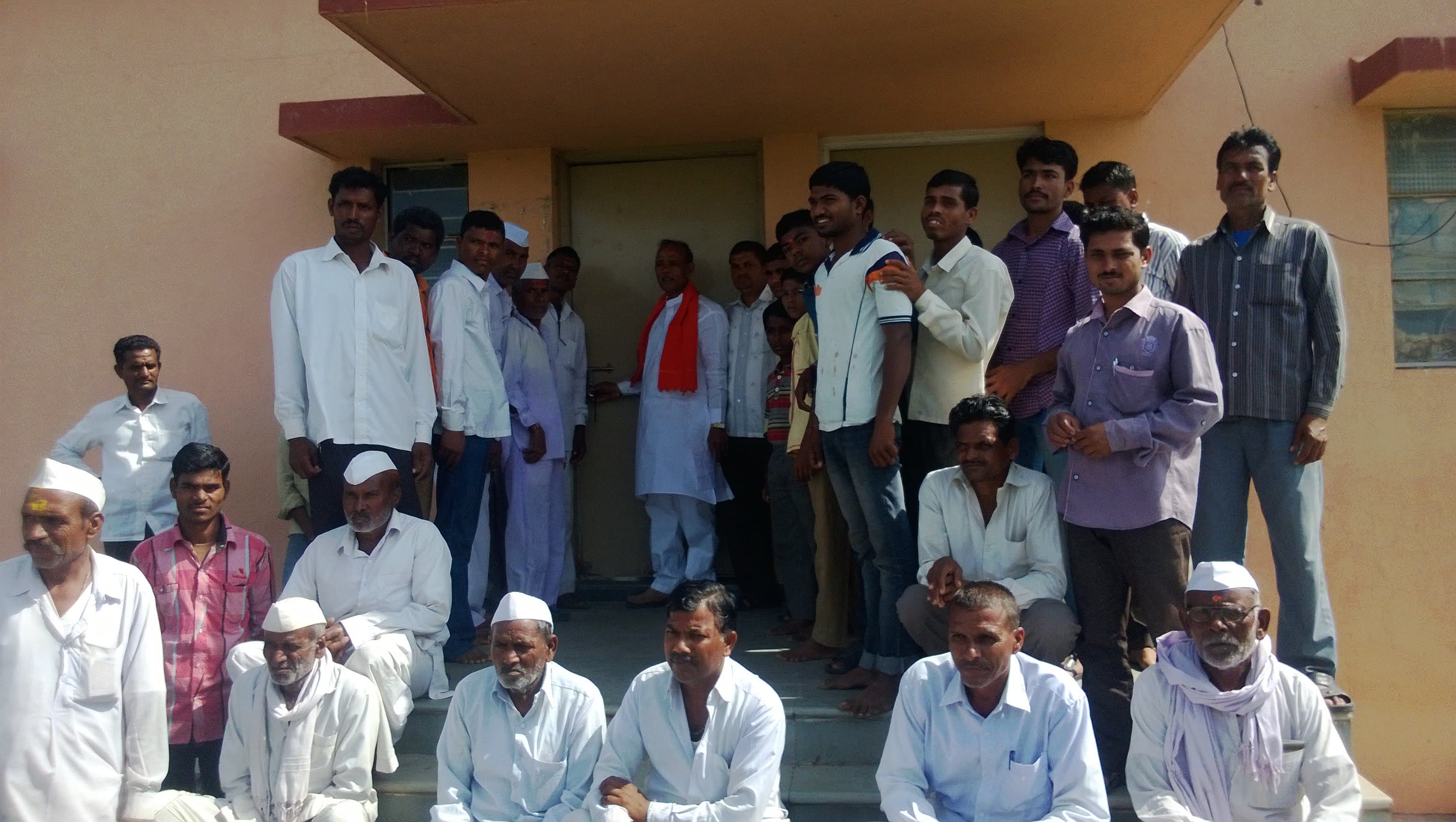 सार्वजनिक कार्य आणि बैठक