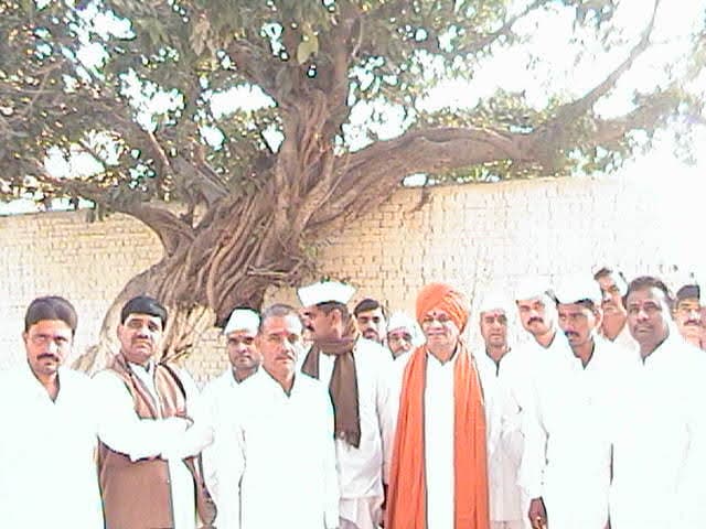 देवगड संस्थान महंत भास्करगिरीजी महाराज यांच्यासोबत