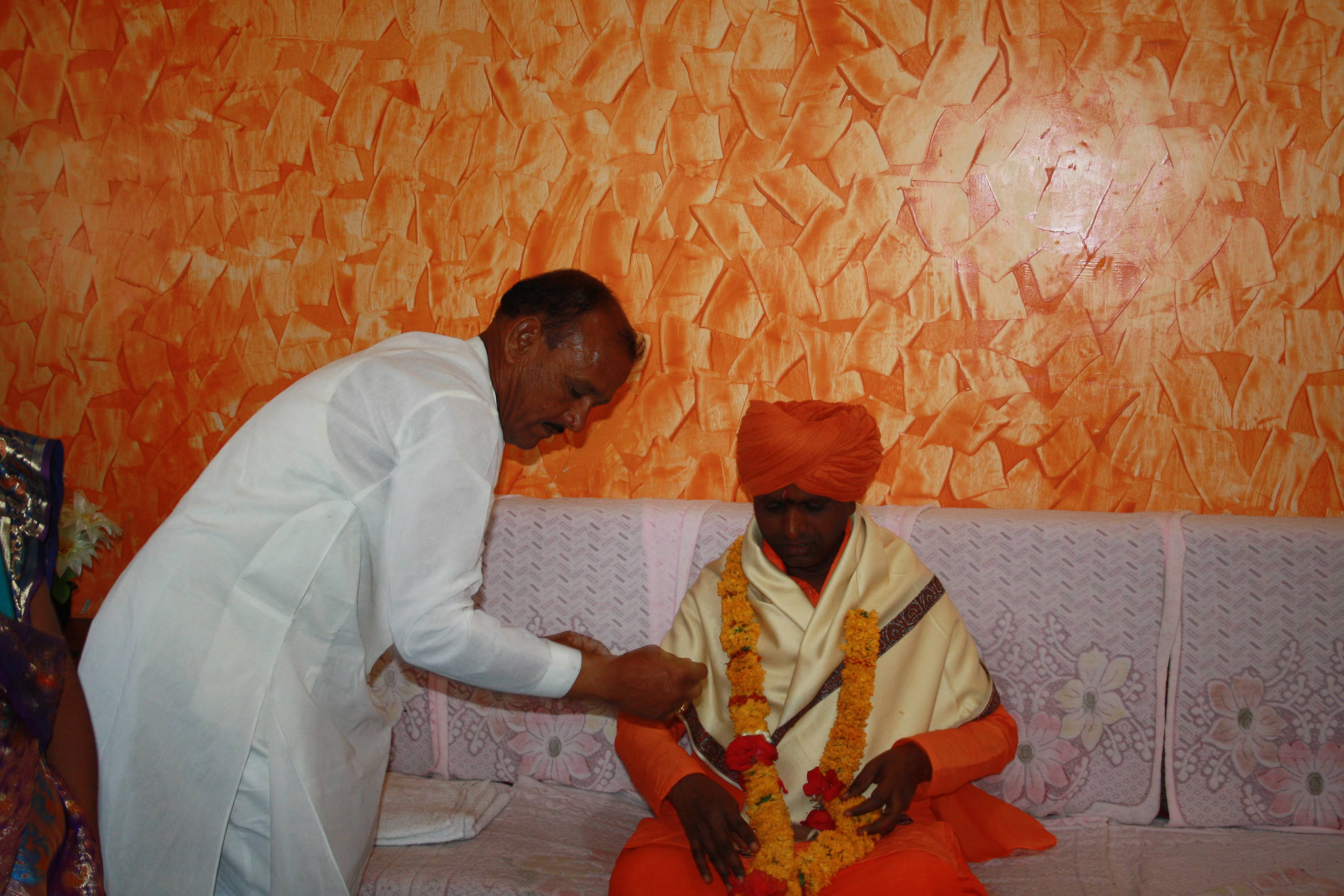 रामगिरी महाराज यांच्यासोबत